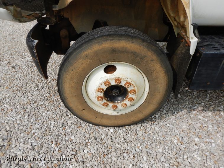 image for item HJ9670 1992 Chevrolet Kodiak C5500  truck cab and chassis