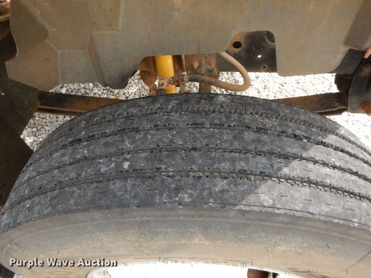 image for item HJ9670 1992 Chevrolet Kodiak C5500  truck cab and chassis