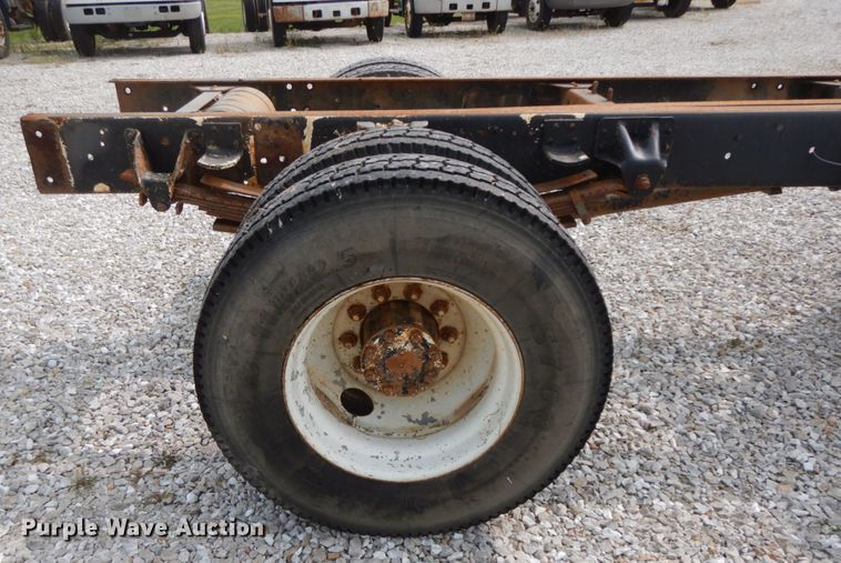 image for item HJ9670 1992 Chevrolet Kodiak C5500  truck cab and chassis