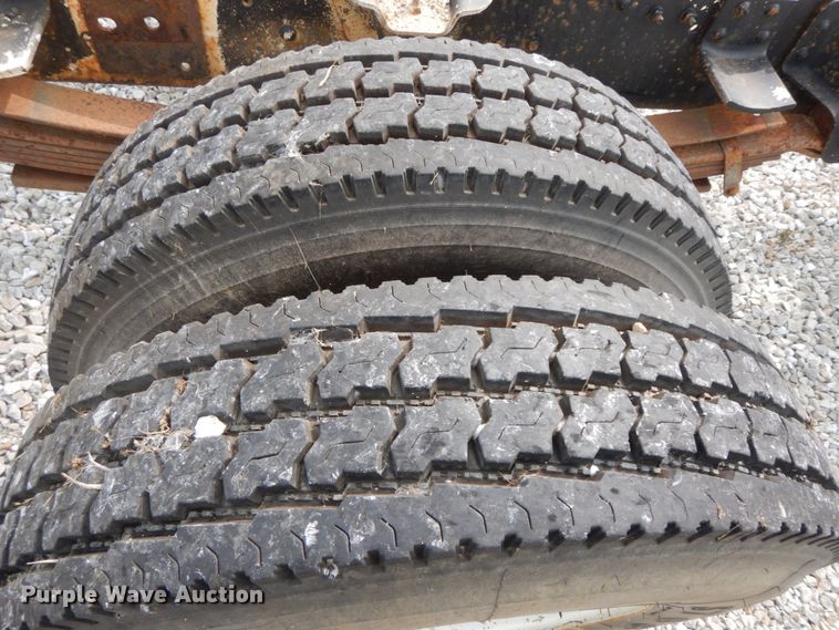 image for item HJ9670 1992 Chevrolet Kodiak C5500  truck cab and chassis