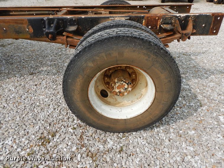 image for item HJ9670 1992 Chevrolet Kodiak C5500  truck cab and chassis