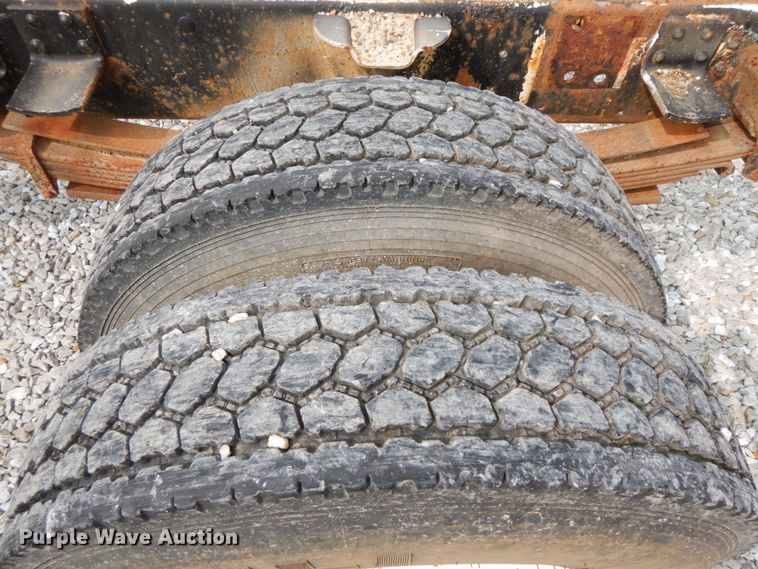 image for item HJ9670 1992 Chevrolet Kodiak C5500  truck cab and chassis