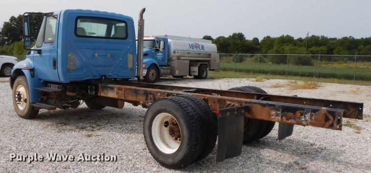 image for item HJ9671 2005 International 4300  truck cab and chassis