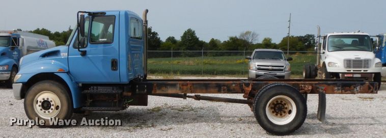 image for item HJ9671 2005 International 4300  truck cab and chassis
