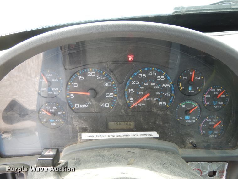 image for item HJ9671 2005 International 4300  truck cab and chassis