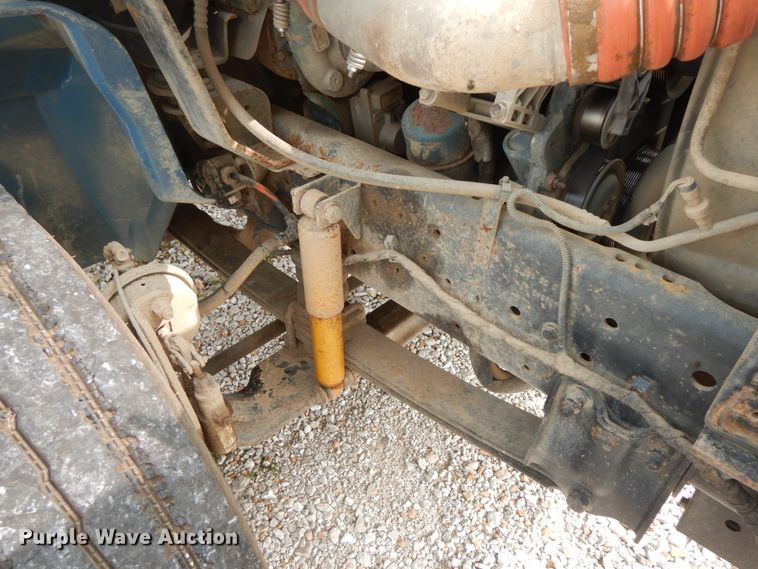 image for item HJ9671 2005 International 4300  truck cab and chassis