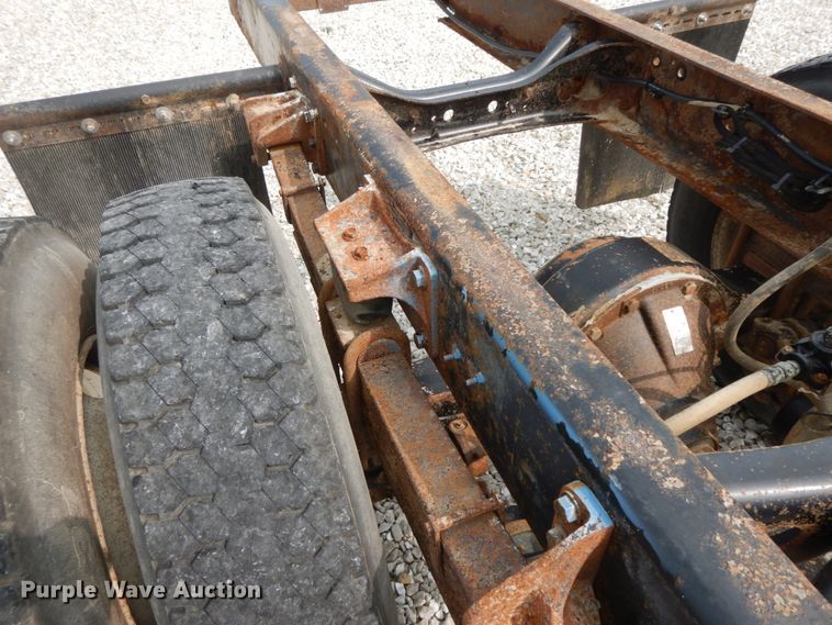 image for item HJ9671 2005 International 4300  truck cab and chassis