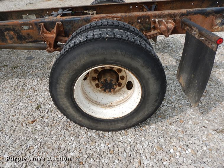 image for item HJ9671 2005 International 4300  truck cab and chassis