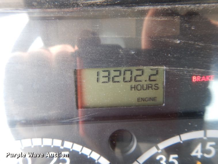 image for item HJ9672 2007 Freightliner Business Class M2  truck cab and chassis