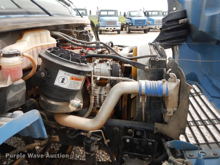 image for item HJ9672 2007 Freightliner Business Class M2  truck cab and chassis