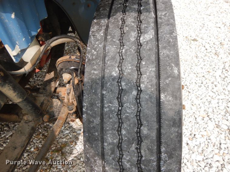 image for item HJ9672 2007 Freightliner Business Class M2  truck cab and chassis