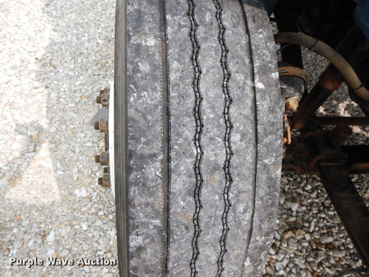 image for item HJ9672 2007 Freightliner Business Class M2  truck cab and chassis