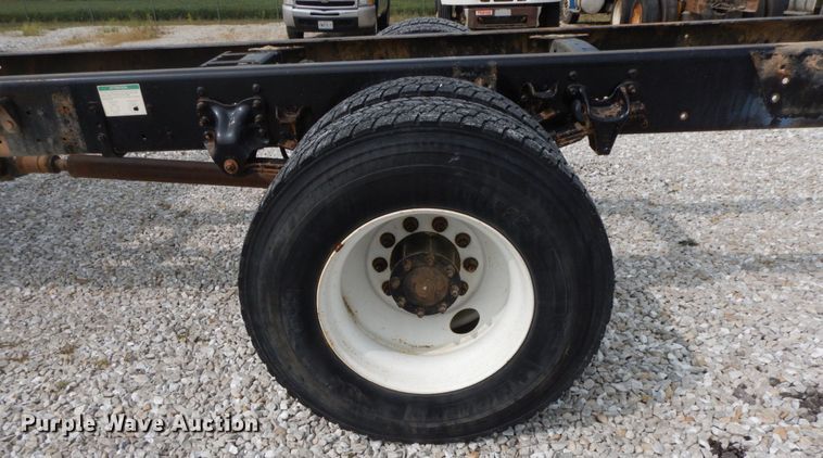 image for item HJ9672 2007 Freightliner Business Class M2  truck cab and chassis