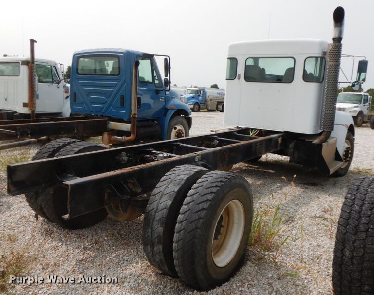 image for item HJ9673 2008 Kenworth T300  truck cab and chassis