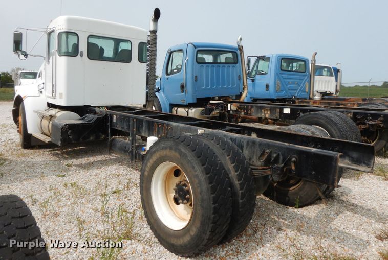 image for item HJ9673 2008 Kenworth T300  truck cab and chassis