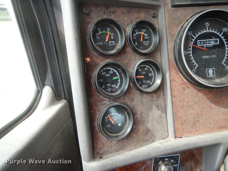 image for item HJ9673 2008 Kenworth T300  truck cab and chassis