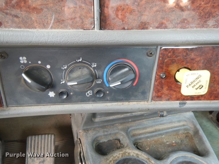 image for item HJ9673 2008 Kenworth T300  truck cab and chassis