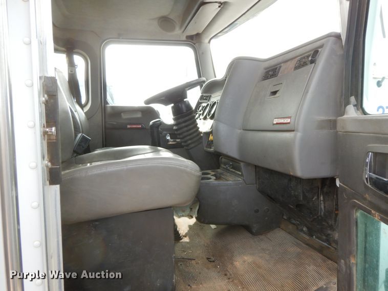 image for item HJ9673 2008 Kenworth T300  truck cab and chassis