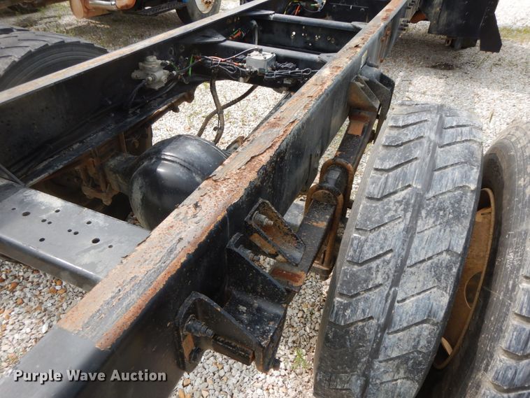 image for item HJ9673 2008 Kenworth T300  truck cab and chassis