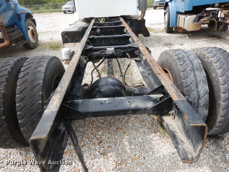 image for item HJ9673 2008 Kenworth T300  truck cab and chassis