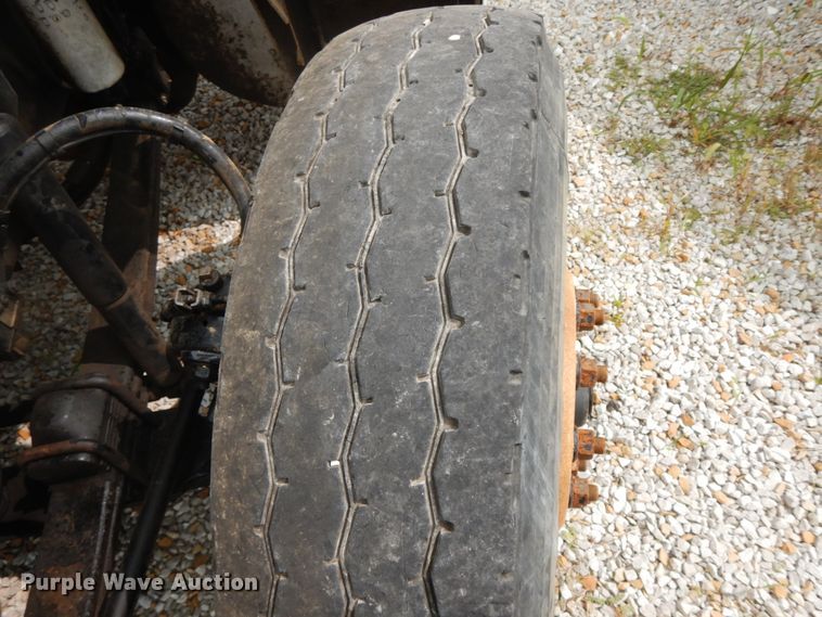 image for item HJ9673 2008 Kenworth T300  truck cab and chassis