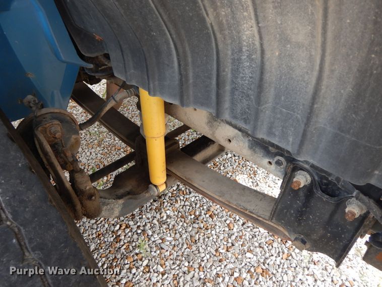 image for item HJ9674 2004 International 4300  truck cab and chassis