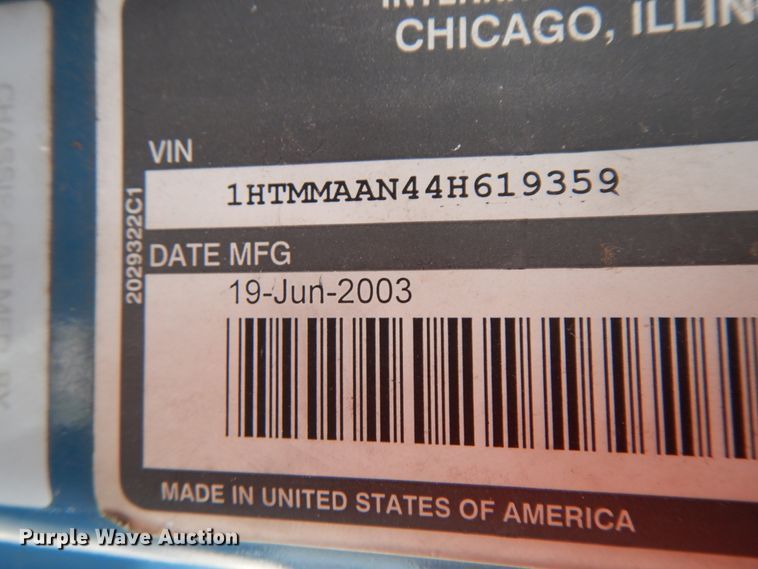 image for item HJ9674 2004 International 4300  truck cab and chassis