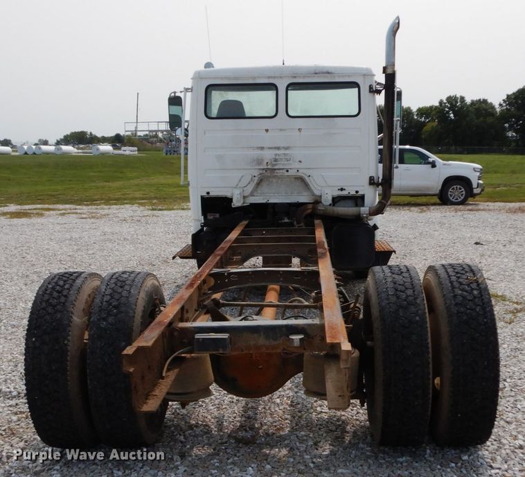 image for item HJ9676 1997 Freightliner FL70  truck cab and chassis