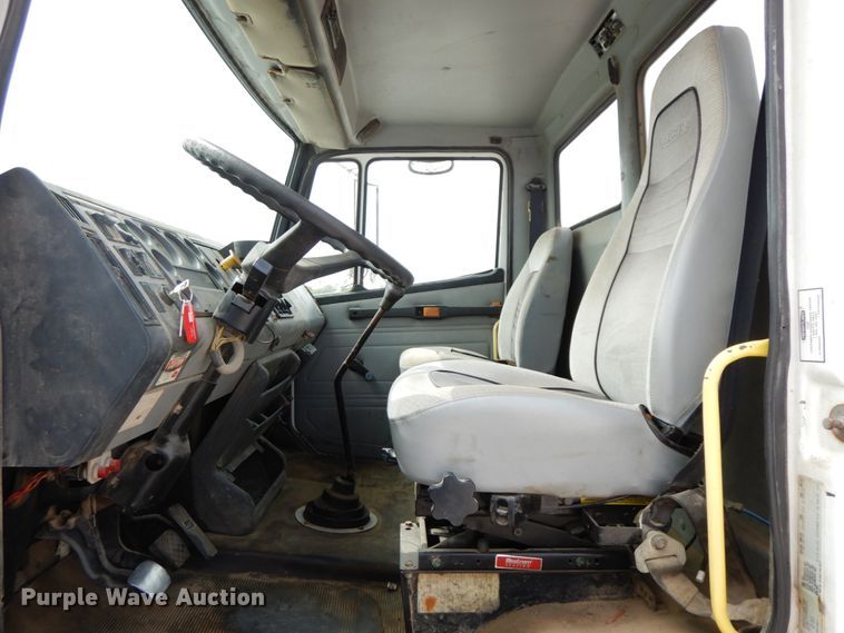 image for item HJ9676 1997 Freightliner FL70  truck cab and chassis