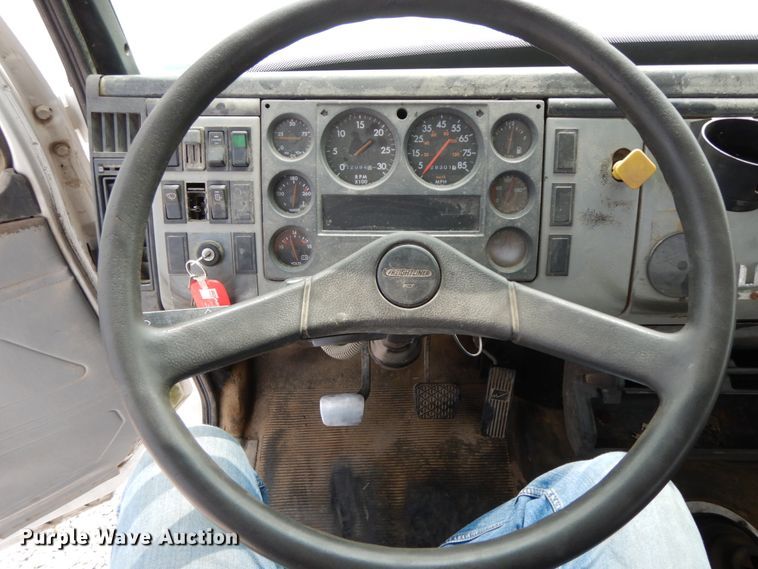 image for item HJ9676 1997 Freightliner FL70  truck cab and chassis