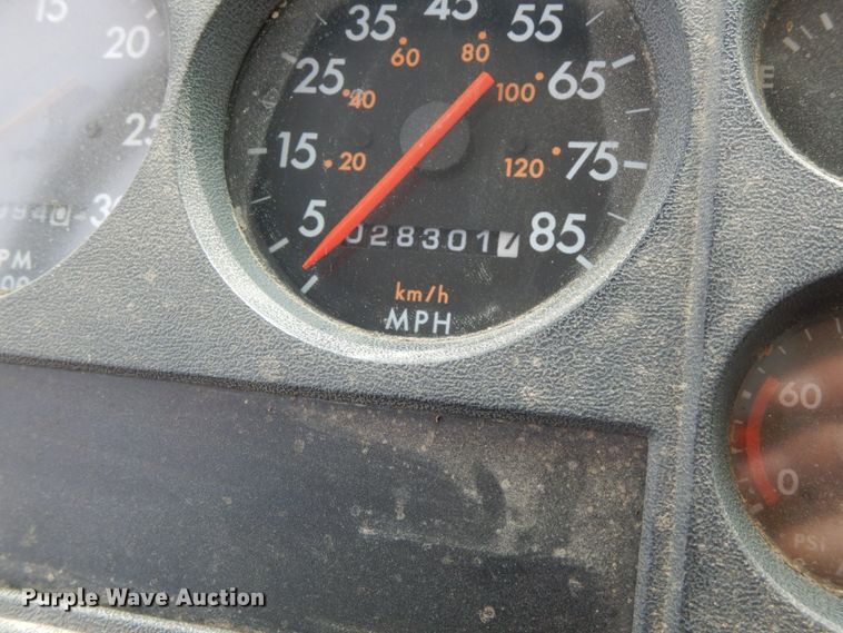 image for item HJ9676 1997 Freightliner FL70  truck cab and chassis