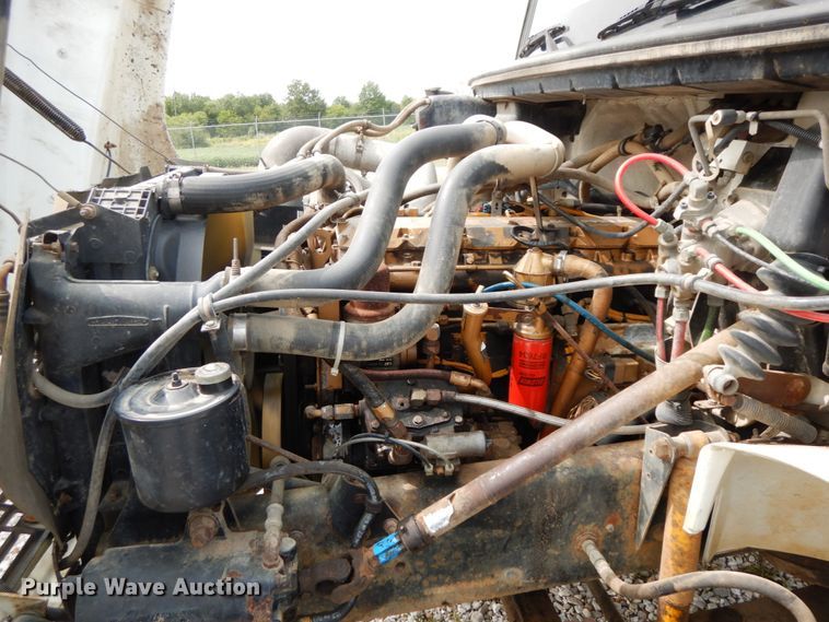 image for item HJ9676 1997 Freightliner FL70  truck cab and chassis