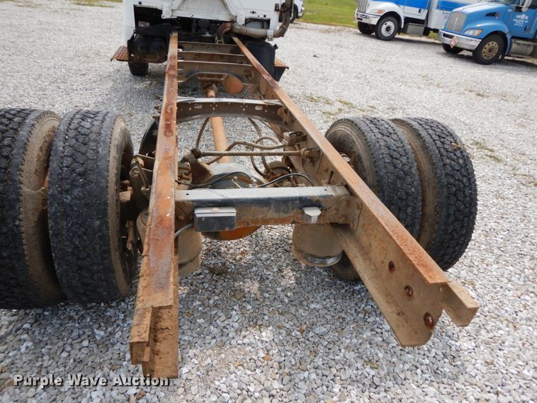 image for item HJ9676 1997 Freightliner FL70  truck cab and chassis