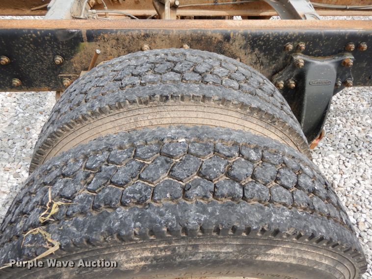 image for item HJ9676 1997 Freightliner FL70  truck cab and chassis