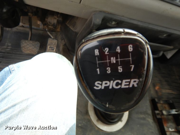 image for item HJ9677 2002 Freightliner FL70  truck cab and chassis