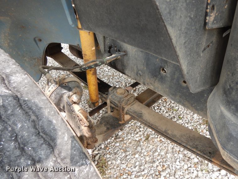 image for item HJ9677 2002 Freightliner FL70  truck cab and chassis