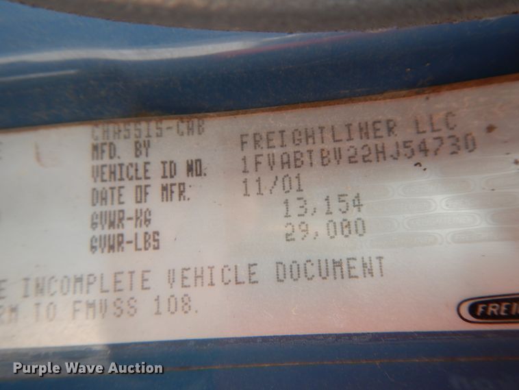 image for item HJ9677 2002 Freightliner FL70  truck cab and chassis