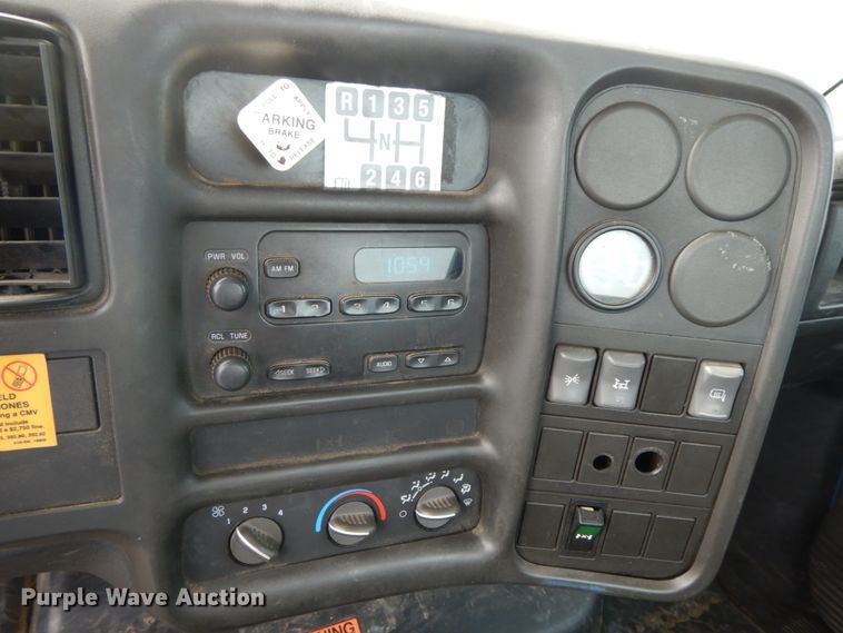 image for item HJ9678 2008 Chevrolet C8500  truck cab and chassis