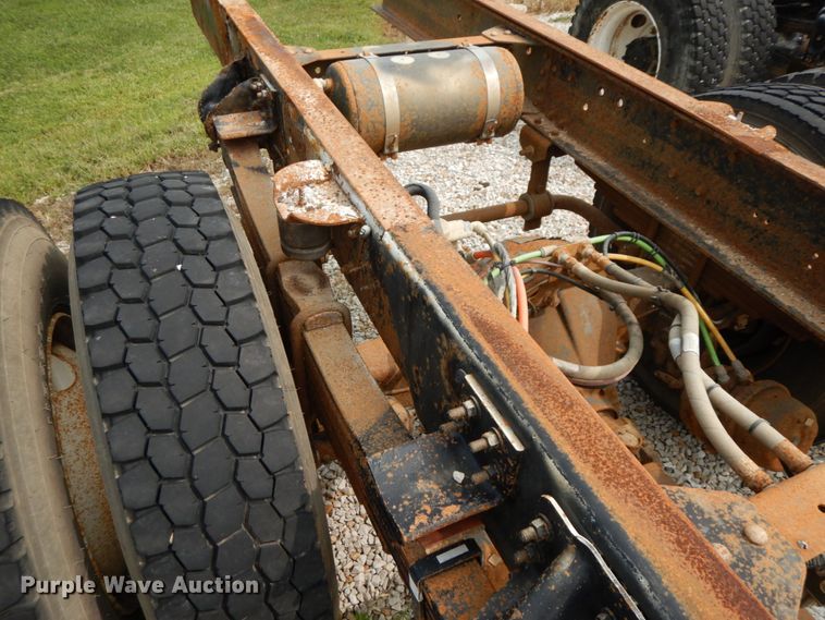 image for item HJ9678 2008 Chevrolet C8500  truck cab and chassis