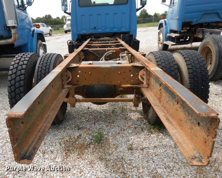 image for item HJ9678 2008 Chevrolet C8500  truck cab and chassis