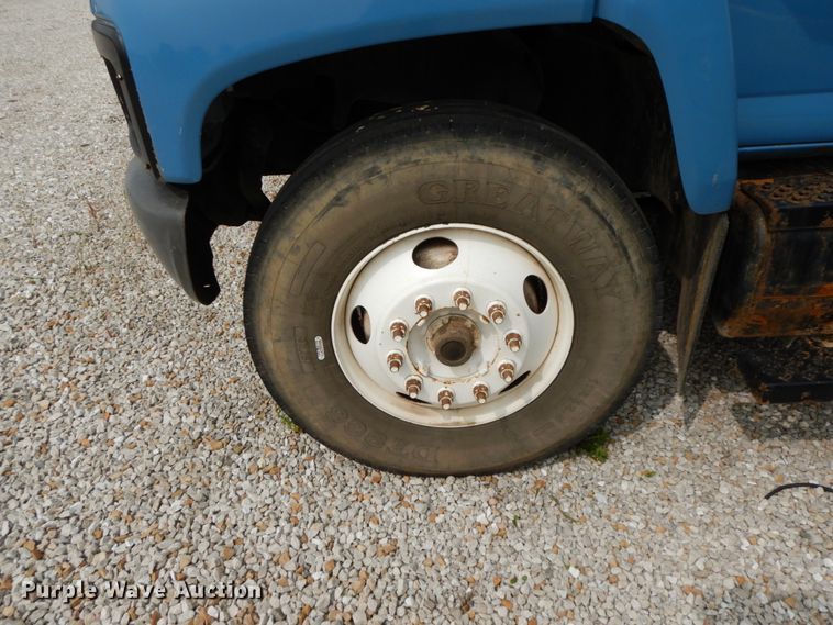 image for item HJ9678 2008 Chevrolet C8500  truck cab and chassis