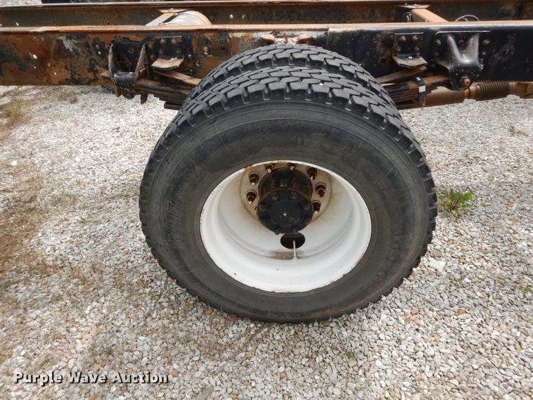 image for item HJ9678 2008 Chevrolet C8500  truck cab and chassis