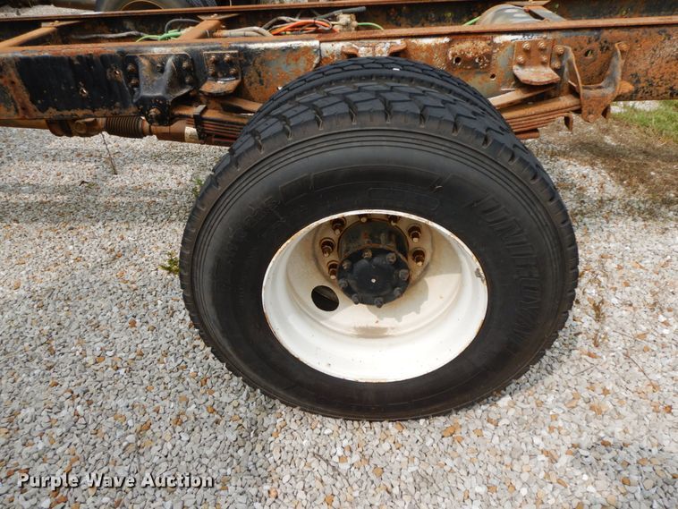 image for item HJ9678 2008 Chevrolet C8500  truck cab and chassis