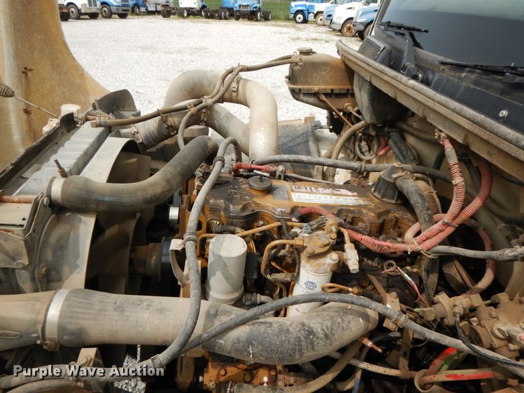 image for item HJ9679 2001 Freightliner FL70  truck cab and chassis