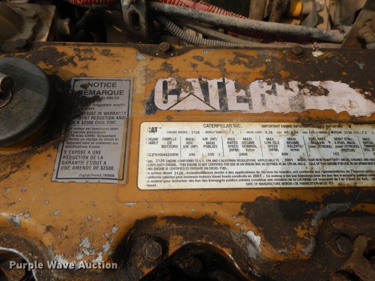 image for item HJ9679 2001 Freightliner FL70  truck cab and chassis