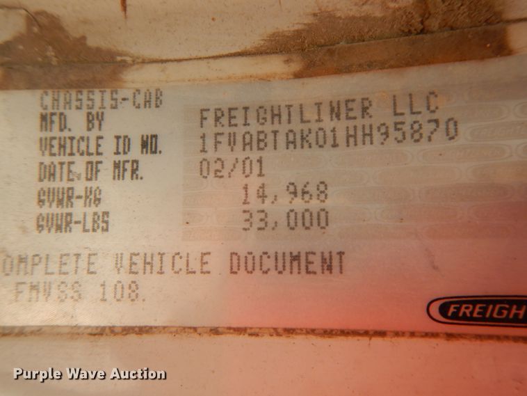 image for item HJ9679 2001 Freightliner FL70  truck cab and chassis