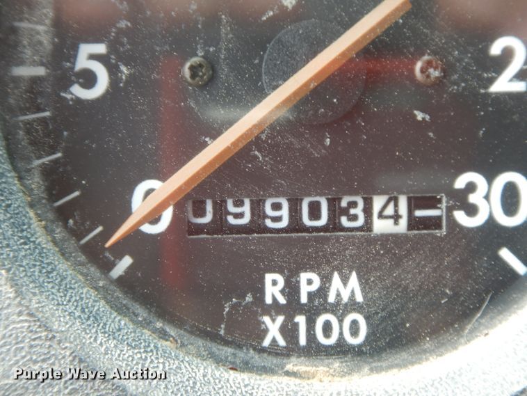 image for item HJ9680 2000 Freightliner FL70  truck cab and chassis