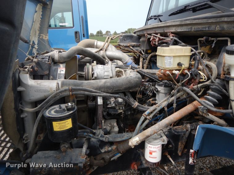 image for item HJ9680 2000 Freightliner FL70  truck cab and chassis