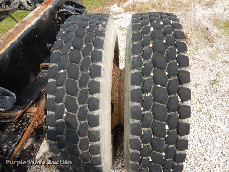 image for item HJ9680 2000 Freightliner FL70  truck cab and chassis