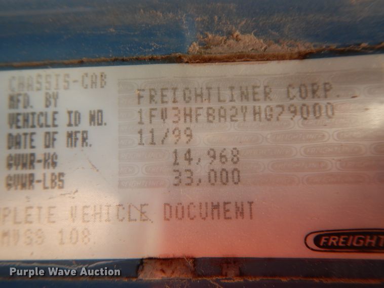 image for item HJ9680 2000 Freightliner FL70  truck cab and chassis